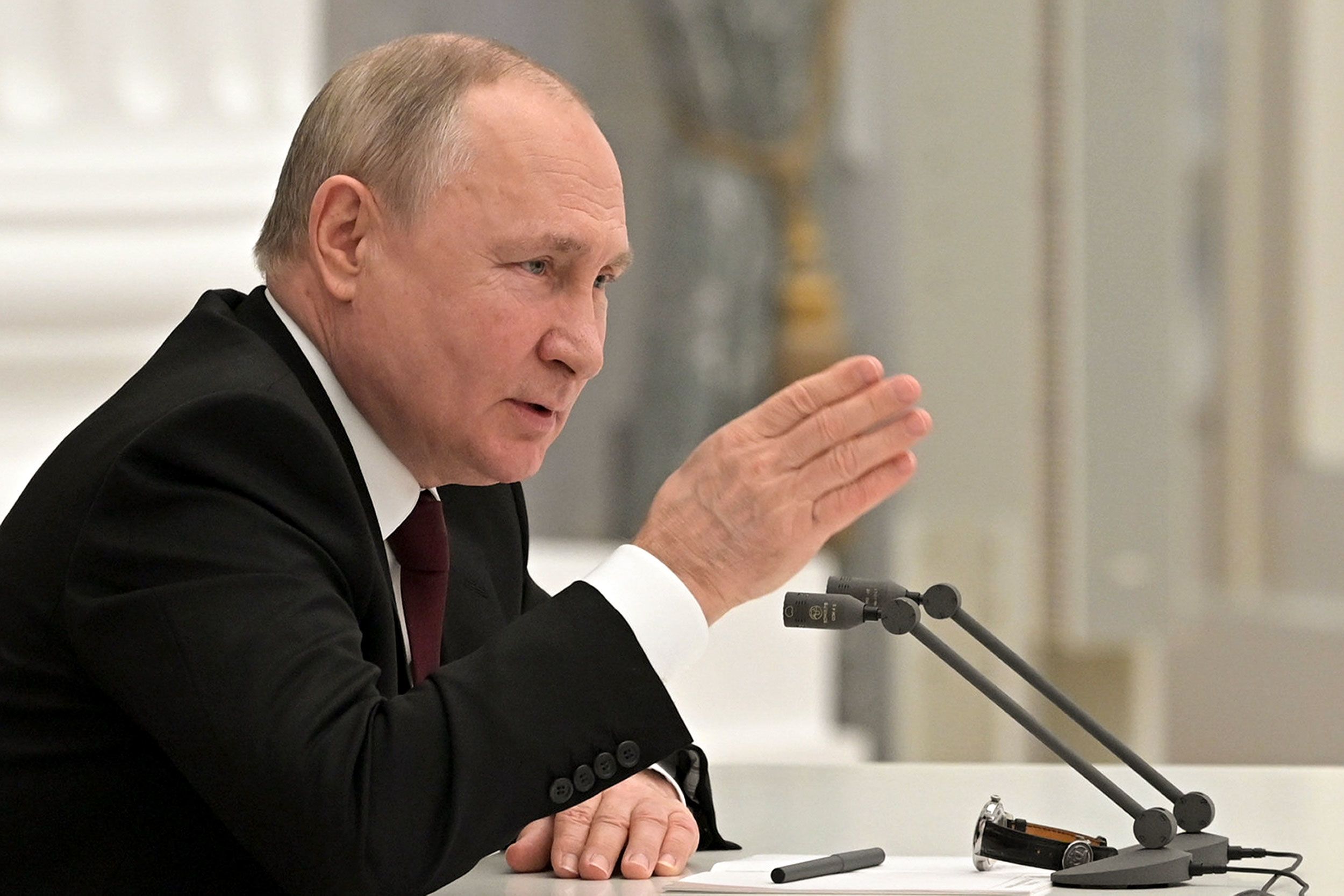 Putin Purchases North Korean M80 Fireworks in Desperate Attempt to Further War Effort